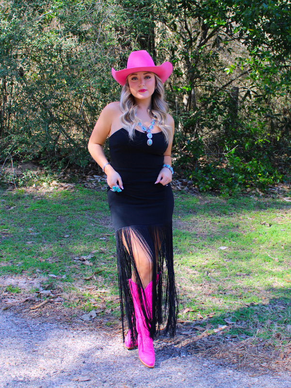 black dress with pink boots Pink dress + cowboy boots make a cute valentines outfit