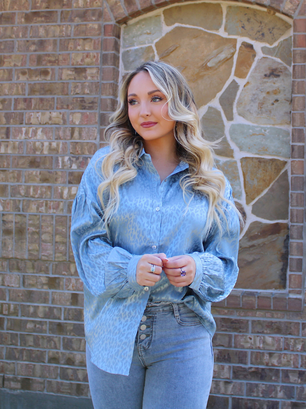 Light blue long top sleeve shirt outfit